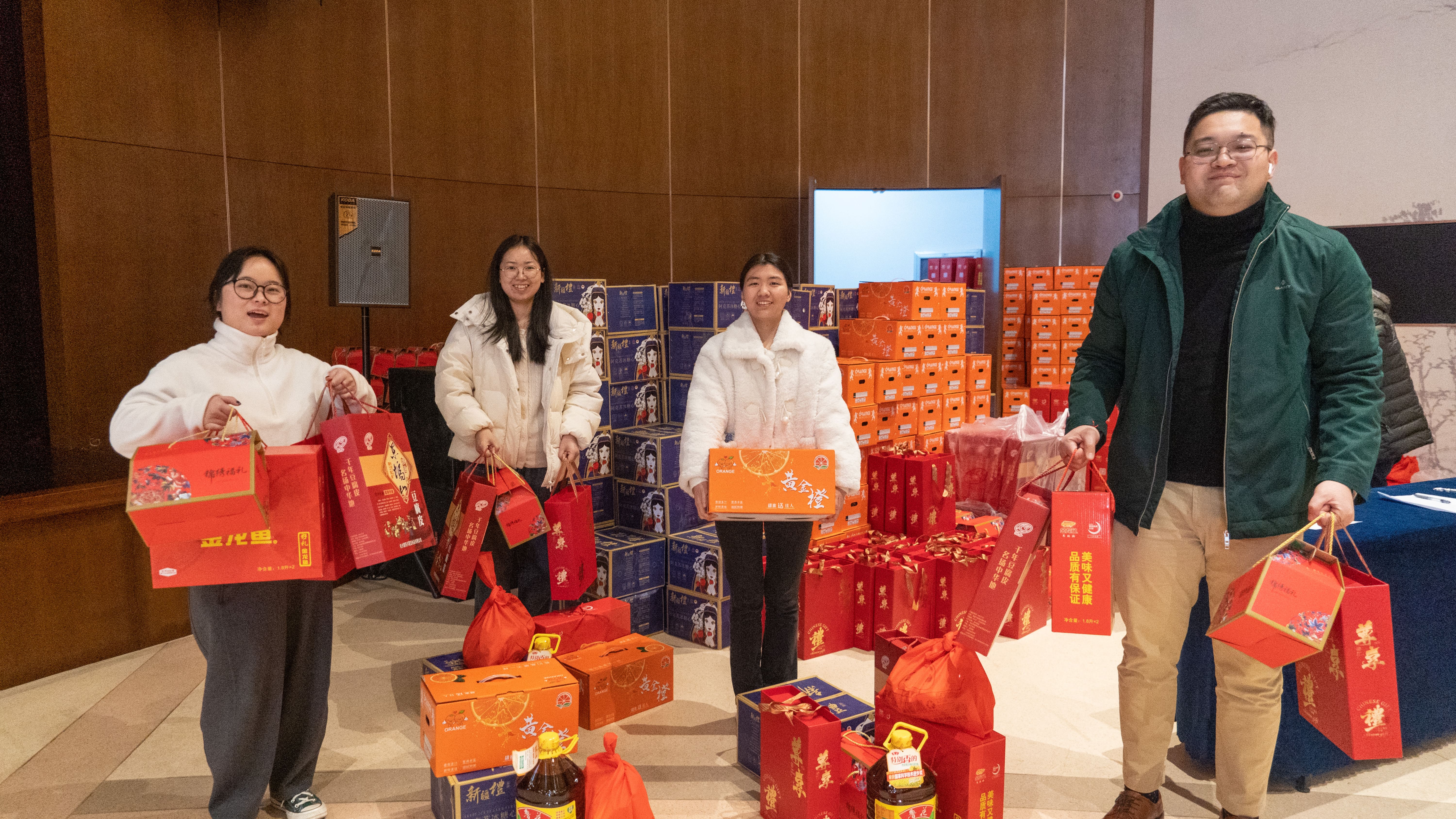 aggame������������������չ�´���ů�˶�